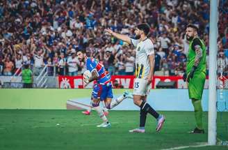 Lucero comemora o gol marcado na vitória do Fortaleza sobre o Rosario Central –