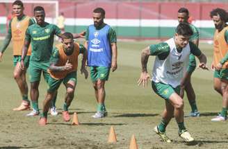 Marcelo e Cano em ação no treinamento do Fluminense –