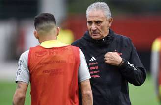 Fotos: Gilvan de Souza/Flamengo - Legenda: Tite segue sem dar liga no Flamengo