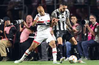 Foto; Vitor Silva/Botafogo - Legenda: São Paulo e Botafogo travaram duelo equilibrado no Morumbis