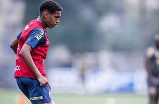 Santos encaminha renovação com Souza –