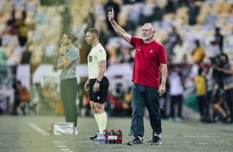 Mano Menezes defende Lima, autor de um dos gols do triunfo contra o Fla –