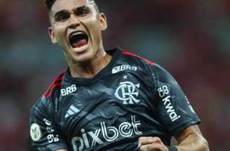 Gilvan de Souza/CRF - Legenda: Alcaraz comemora gol pelo Flamengo