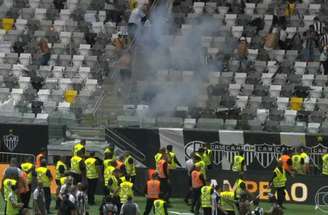 Confusão no gramado marca final da Copa do Brasil, neste domingo, em Belo Horizonte –