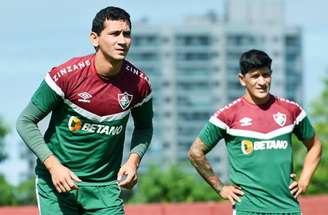 FOTO: MAILSON SANTANA/FLUMINENSE FC - Legenda: Ganso e Cano em treino do Fluminense