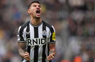 ANDY BUCHANAN/AFP via Getty Images - Legenda: Bruno Guimarães, jogador do Newcastle e da Seleção Brasileira