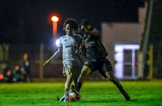 Nayra Halm / Foto do Jogo/Flamengo - Legenda: Zumbi assume liderança do Grupo 23