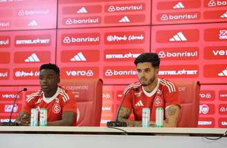 Apresentação dos jogadores Carbonero e Kaique Rocha. Foto Ricardo Duarte/Internacional