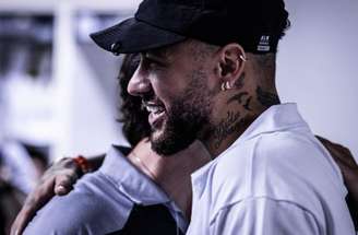 Em sua primeira passagem pela equipe profissional do Santos, de 2009 a 2013, Neymar disputou 225 jogos oficiais e balançou as redes 136 vezes.