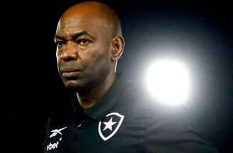 Vitor Silva/BFR - Legenda: Caçapa comandou o Botafogo em 2023 e retorna agora