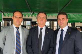 Eduardo Bolsonaro, Jair Bolsonaro e Flávio Bolsonaro.