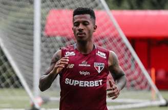 Lucas Moura, mais uma vez, ficou na academia –