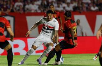 Rubens Chiri/São Paulo - Legenda: São Paulo estreia em empate sem gols com o Sport