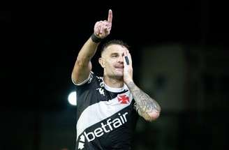 Matheus Lima / CRVG - Legenda: Vegetti decide, e Vasco inicia Brasileirão com vitória