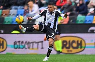 Alexis Sánchez pode voltar a atuar no futebol de seu país após 18 anos –