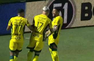 Reprodução - Legenda: Mirassol goleia o Grêmio, que entra em crise