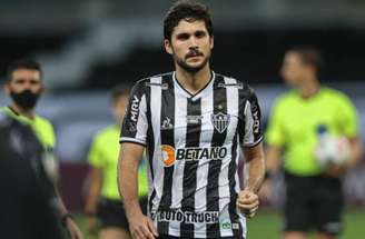 Rabello em ação pelo Galo –