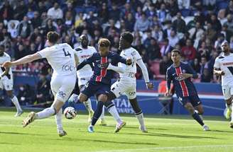 Divulgação/PSG - Legenda: Doué fez o primeiro gol do PSG diante do Le Havre