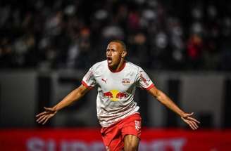 Ari Ferreira/Red Bull Bragantino - Legenda: Jhon Jhon comemora gol do Bragantino