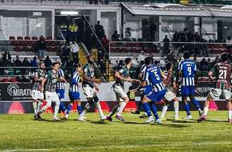 Divulgação/ Porto - Legenda: Porto perde para o Estrela Amadora e fica sem chances de título no Português