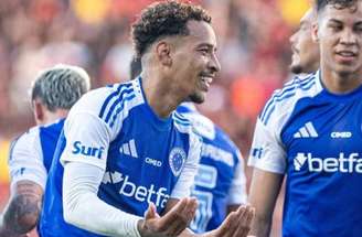 Rafael Vieira / Cruzeiro - Legenda: Matheus Pereira comemora gol contra o Sport
