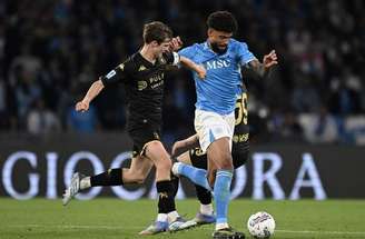 Francesco Pecoraro/Getty Images - Legenda: Napoli empata com o Genoa, mas segue na liderança do Italiano