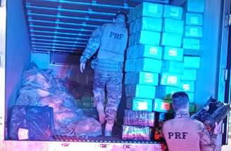 PRF apreende 5,3 toneladas de maconha escondida em carga de peixe congelado na BR-116, no interior de São Paulo