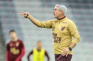 José Tramontin/athletico.com.br - Legenda: Odair Hellmann, técnico do Athletico