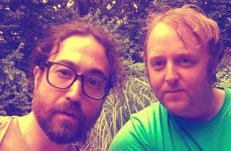 Sean Ono Lennon e James McCartney, filhos de John e Paul, participaram de projeto de Zak Starkey, filho de Ringo