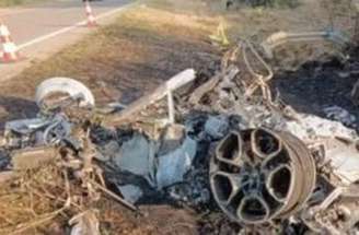 Reprodução de Vídeo - Legenda: Lamborghini onde estava Diogo Jota e André Silva ficou completamente destruída