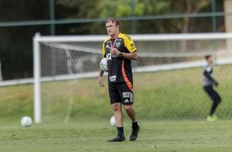 Rony será desfalque do Atlético pra cumprir suspensão –