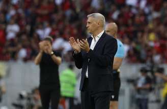 São Paulo perde para o Flamengo em estreia de Crespo no comando do Tricolor –