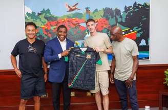 Jovens de São Cristóvão e Névis fazem a festa com visita de Cole Palmer —