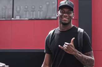 Brayan Medina com elenco do Tondela durante treinamento da equipe –