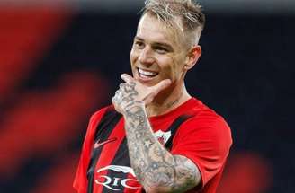 Caso acerte com o Grêmio, Roger Guedes defenderá o quarto grande clube brasileiro em sua carreira –