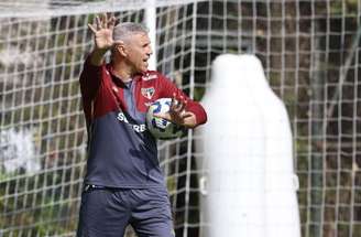 Maik pode ganhar chance no São Paulo, em meio a escassez na lateral-direita –