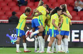 Brasileiras comemoram um dos gols. Seleççao bate Uruguai e está em mais uma final de Copa América. Foto : Lívia Villas Boas / CBF