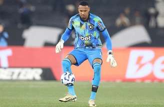 Botafogo também tem dívida com o Santos pela compra do zagueiro Jair –