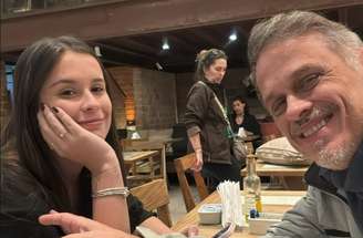 Guilherme ao lado da filha, Carolina