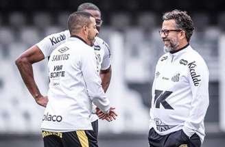 Cleber Xavier convive com forte pressão no Santos –