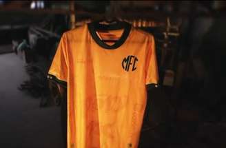 O modelo é fabricado pela Athleta, a mesma fornecedora de material esportivo que vestiu a seleção na Copa do Mundo de 1970