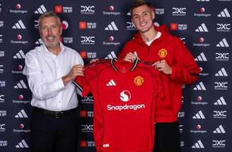 Sesko com os novos companheiros de Manchester United –