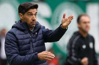 Palmeiras vence o Ceará por 2 a 1 e encosta no lider Flamengo –