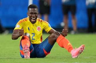 Carlos Cuesta despertou o interesse do Vasco pela sua frequência em convocações da seleção da Colômbia –