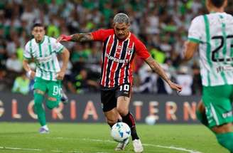 Luciano volta a ganhar espaço após chegada de Crespo –