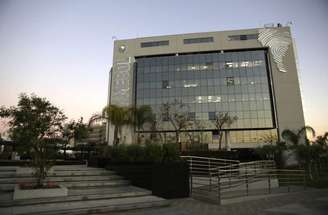 Princípio da confusão envolvendo as torcidas no estádio do Independiente –