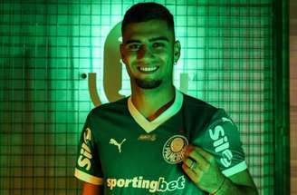 Andreas Pereira esteve na Academia de Futebol nesta terça-feira –