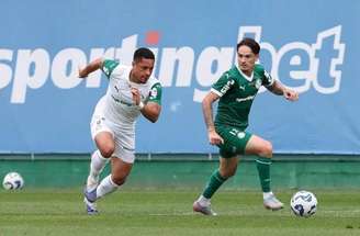 Bruno Rodrigues durante jogo-treino na Academia de Futebol –
