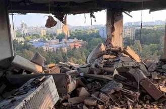 - Reprodução / Instagram - Legenda: Casa do jogador Sudakov ficou destruída após ataque russo em Kiev