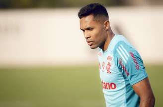 Jorginho tem chance de voltar contra o Vasco –